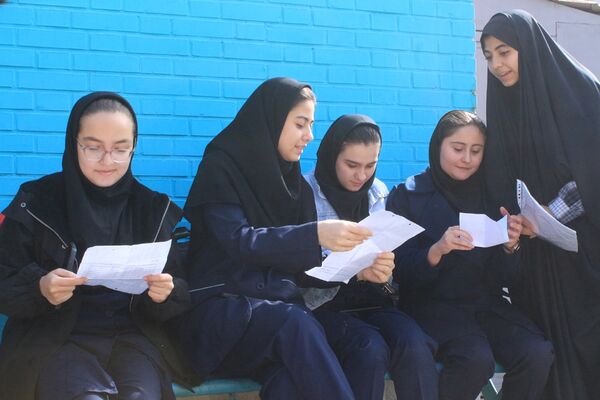  مسابقات قرآن، عترت و نماز متوسطه اول و دوم دختران بهارستان‌دو