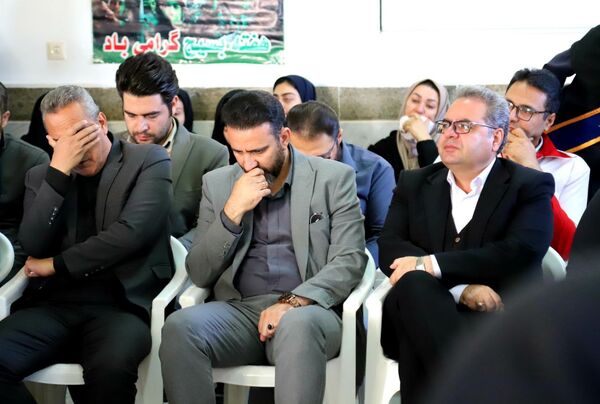 میزبانی هنرجویان هنرستان دکتر حسابی شهر محلات از پیکر شهید گمنام دفاع مقدس 
