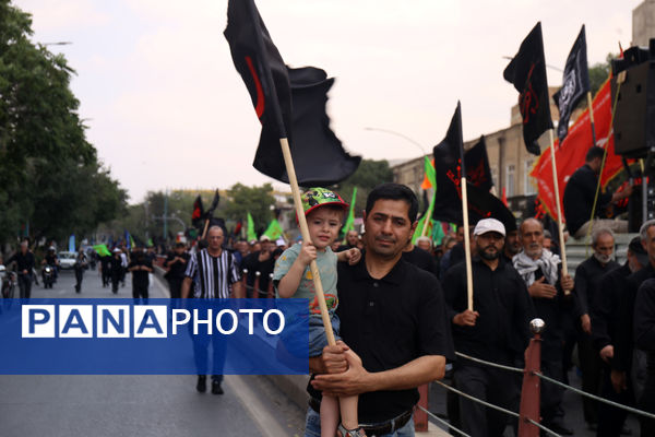 پیاده‌روی جاماندگان اربعین حسینی در تبریز