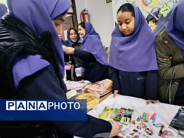 برگزاری بازارچه دانش‌آموزی در دبیرستان دکتر جواد حداد ۲ ناحیه 5