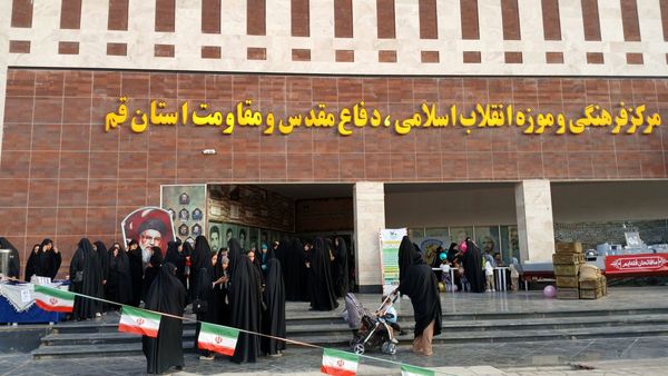 نمایشگاه «در لباس سربازی»