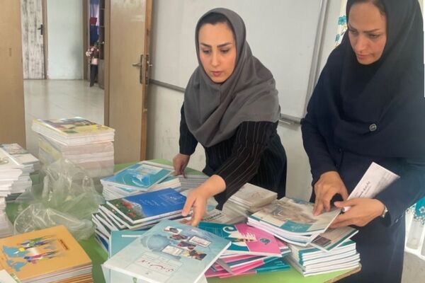 دبیرستان مهردخت پیشوا نخستین مدرسه دریافت‌کننده کتاب‌های درسی در شهرستان 