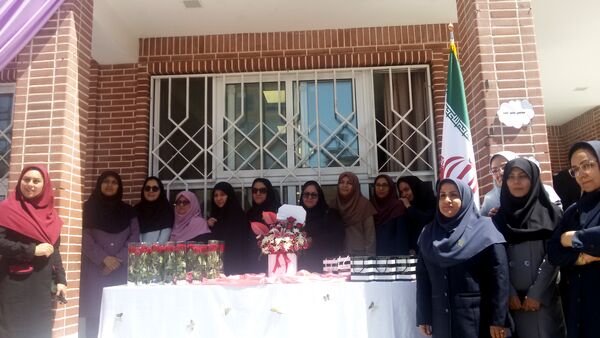 جشن روز معلم در دبستان عذرا پورشهریاری با برنامه های ویژه برگزار شد