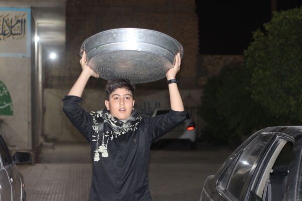 راه را باز نمایید...محرم آمد