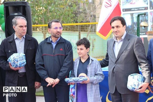گرامیداشت هفته تربیت بدنی و افتتاح زمین چمن مصنوعی دبیرستان البرز