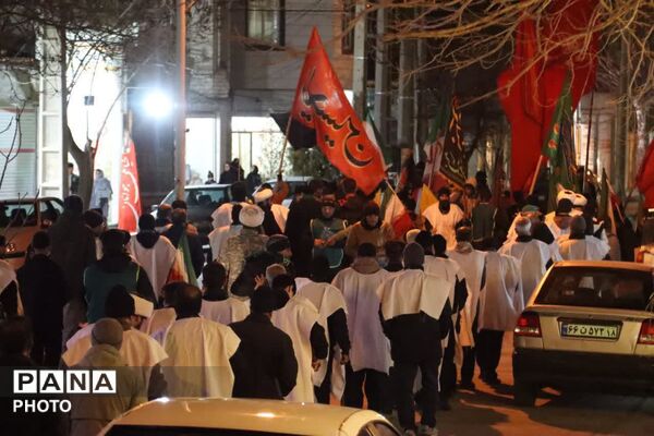 تجدید عهد با خون شهدا؛ «کفن‌پوشان» همدان شبانه بر آرمان‌های انقلاب ایستادند