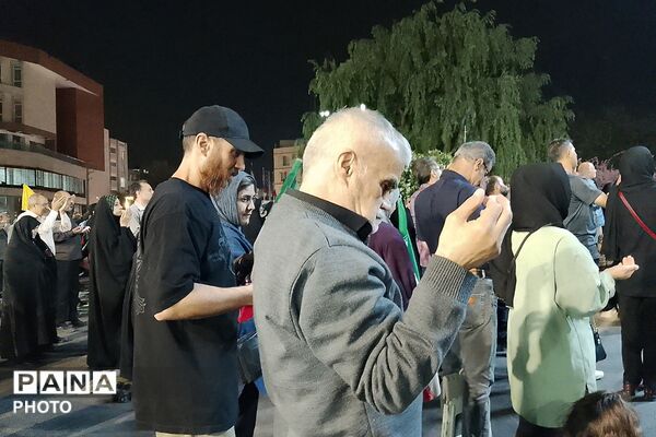 برپایی نماز استغاثه به امام زمان (عج) در میدان نماز شهرری 