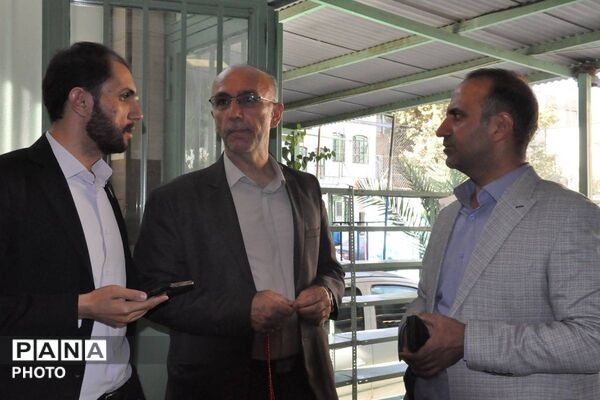 گرامیداشت شهدای والامقام و افتتاح زمین چمن مصنوعی و اتاق ورزش دبیرستان منتظرین شاهد ورامین