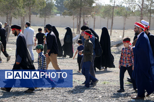 جلوه‌هایی از حضور نوجوانان در مراسم سالگرد ارتحال امام خمینی(ره)
