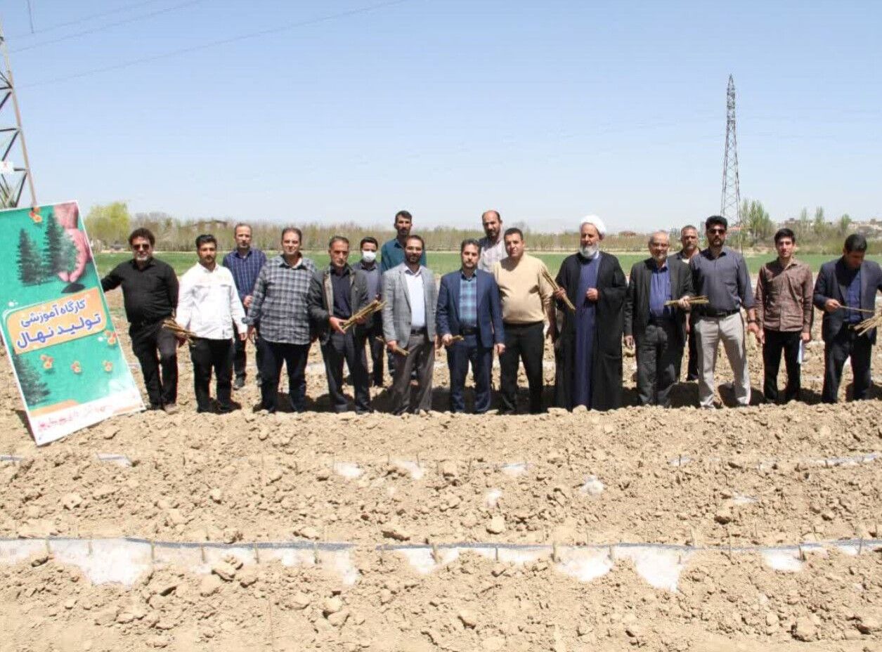 برگزاری کارگاه آموزشی و بازدید ترویجی از نهالستان منابع طبیعی و آبخیزداری شهرستان بهار