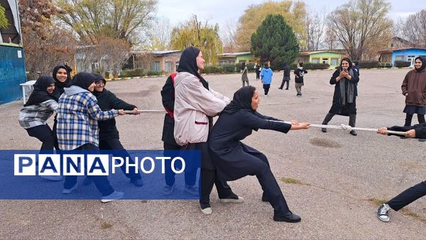 اعزام دانش‌آموزان پردیس به اردوی تمشک