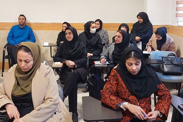  کارگاه تبیین و واکاوی ضروریات سفر یادگیری در دبیرستان‌ نمونه‌دولتی ولایت بهارستان‌دو