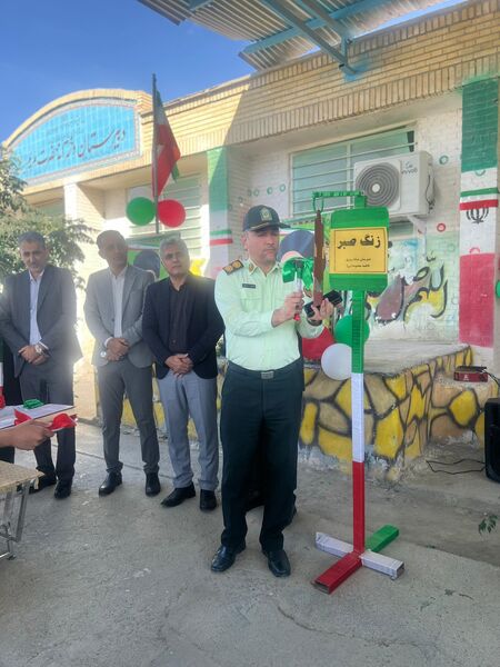 «زنگ صبر» در مدارس سیریک نواخته شد