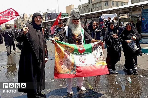 خروش نوجوانان در بدرقه رهبر شهید
