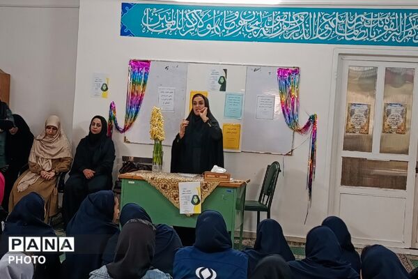 گامی مؤثر در مسیر رشد؛ گردهمایی همیاران مشاور دختر در ابوذر غفاری