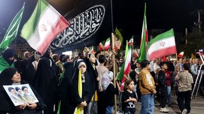 بزرگداشت فرماندهان شهید و یادبود جنگ دوازده روزه در شب ۱۰۵ ام تجمعات