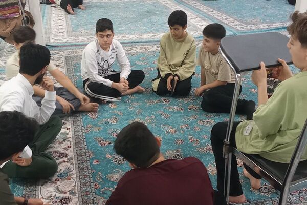 مراسم معنوی اعتکاف در مسجد اعظم حضرت ابوالفضل (ع) بهارستان دو