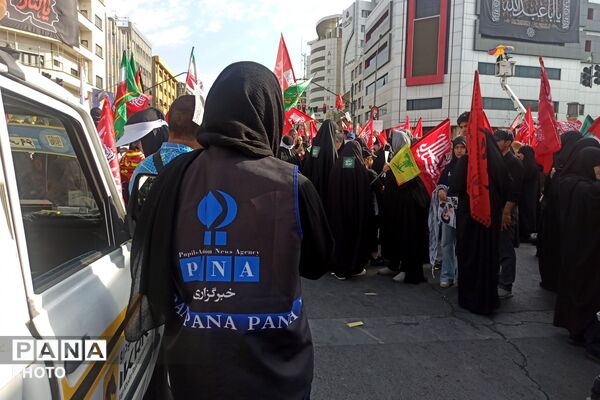 بدرقه‌ای به وسعت یک ملت؛ اشک، شکوه و تجدید عهد در آیین وداع با رهبر شهید انقلاب اسلامی