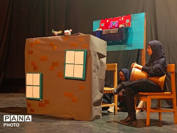 رقابت دانش‌آموزان در بخش هنرهای نمایشی جشنواره «فردا»