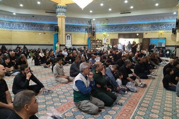 مراسم تشییع پیکر پاک شهید اکبر عنایتی در گلزار شهدای ملارد