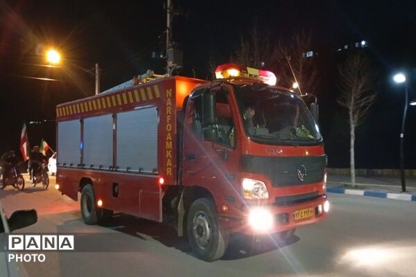 رژه خودرویی به مناسبت شهادت رهبر شهید در شهر بار نیشابور