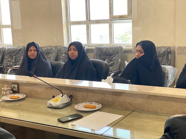 جلسه گرامیداشت مقام معلم در آموزش و پرورش مه ولات