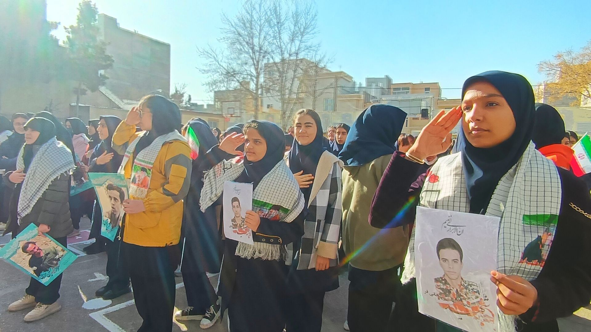 زنگ انقلاب در دبیرستان کوثر فرهنگیان