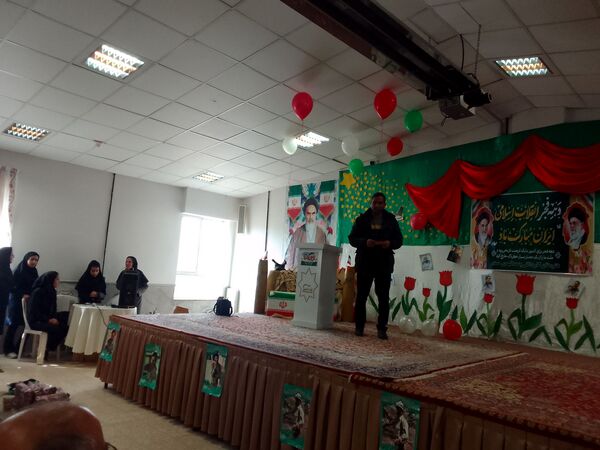 زنگ انقلاب در مدرسه بنت‌الهدی صدر با حضور مسئولین نواخته شد 