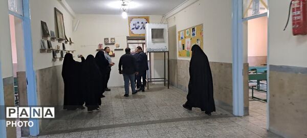 بازدید مسئولین  آموزش و پرورش ناحیه چهار کرج از مدارس اسکان زائران