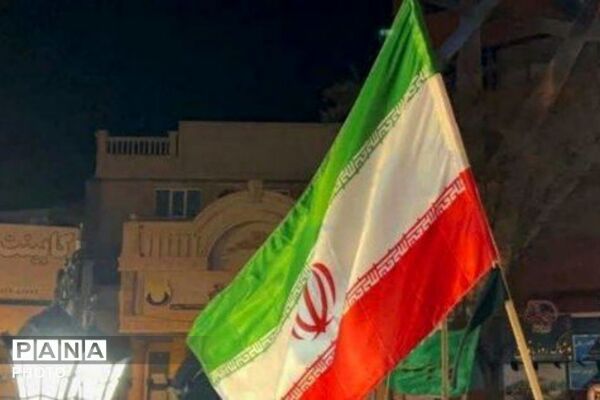 بیعت پر‌شور دانش‌آموزان دهه هشتادی با رهبر معظم جمهوری‌اسلامی در شهرستان فیروزکوه