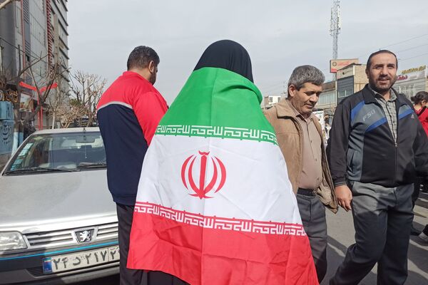 خروش مردمی در خیابان‌های رباط‌کریم در 22بهمن