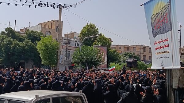 تشییع پیکر دو تن از شهدای جنگ تحمیلی رژیم صهیونیستی همزمان با مراسم تاسوعای حسینی ، در شهرستان ملارد