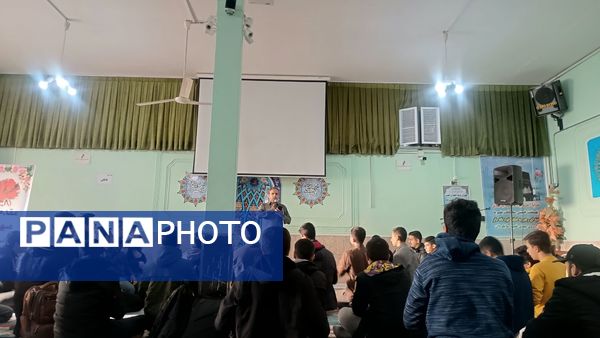 زیارت عاشورا  در دبیرستان شاهد ابوذر غفاری نیشابور