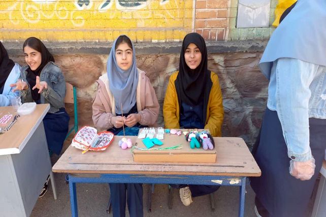 نمایشگاه بازارچه کسب و کار دانش‌آموزی در مدرسه شهید رجایی