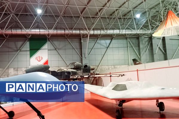 بازدید دانش‌آموزان دبیرستان شهدای اقتدار از نمایشگاه هوا فضا