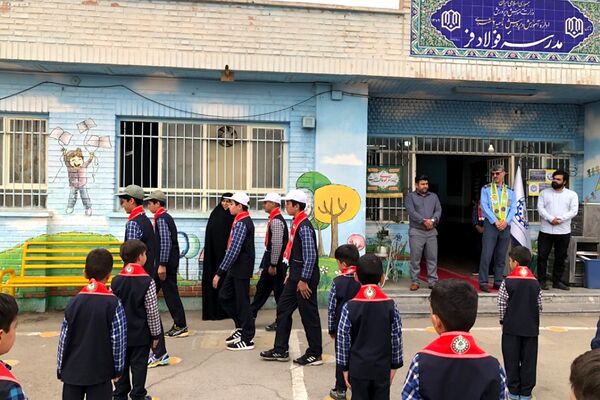 بازدید کشوری از دانش‌آموزان پیشتاز دبستان فولادفر ناحیه دو شهرری 