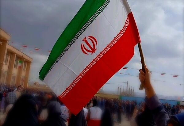مردم شهرستان خانمیرزا در راهپیمایی ۲۲ بهمن وحدت را به نمایش گذاشتند