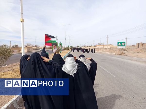 حضور مردم روستای دهشیر شهرستان تفت در راهپیمایی ۲۲ بهمن