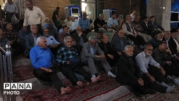از پیر تا کودک در نماز جمعه نیشابور حضور دارند-۲