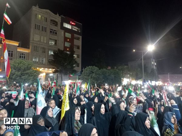 تجمع خودجوشانه مردم برای خونخواهی رهبر شهید