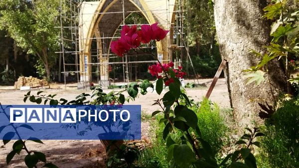 ادای احترام دانش آموزان پایه دهم  دبیرستان شاهد ابوذر غفاری به مقام شامخ شهدا