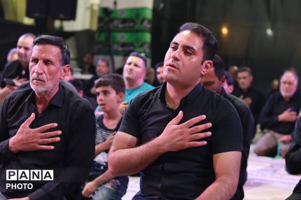  مراسم دهه سوم محرم و بزرگداشت «رهبر شهید» در ابرکوه