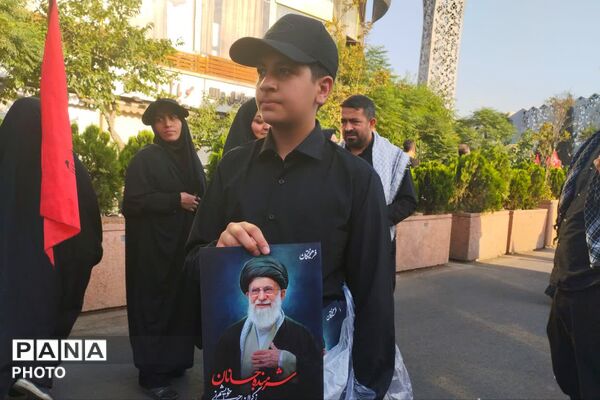 تجلی عهد و پیمان امت با ولایت در تشییع پیکر رهبر شهید