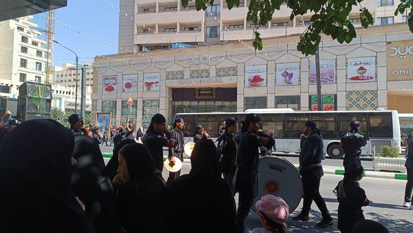 مراسم پیاده‌روی جاماندگان اربعین از میدان پانزده خرداد تا حرم مطهر رضوی