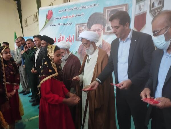 حضور پرشور مردم باغ‌شهر فین در راهپیمایی ۲۲ بهمن