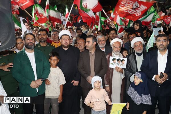 اجتماع شبانه کودکان و نوجوانان با «سلام فرمانده»