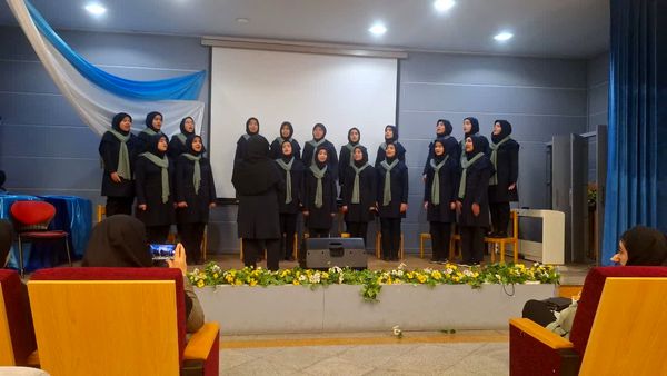 چهل و سومین جشنواره فرهنگی هنری فردا در دبستان آرمینه مصلی نژاد ناحیه۶ 