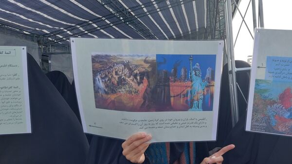 حضور پرشور دانش‌آموزان و اقشار مختلف مردم مشهد در راهپیمایی یوم‌الله ۱۳ آبان