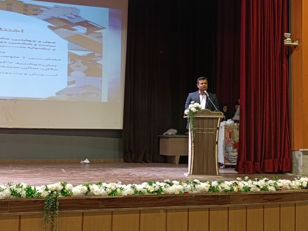 سنگر علم و هنر کمتر از سنگر جهاد و مبارزه نیست