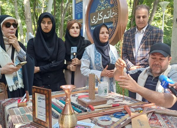 آیین بهره‌برداری از گذر صنایع دستی اصفهان